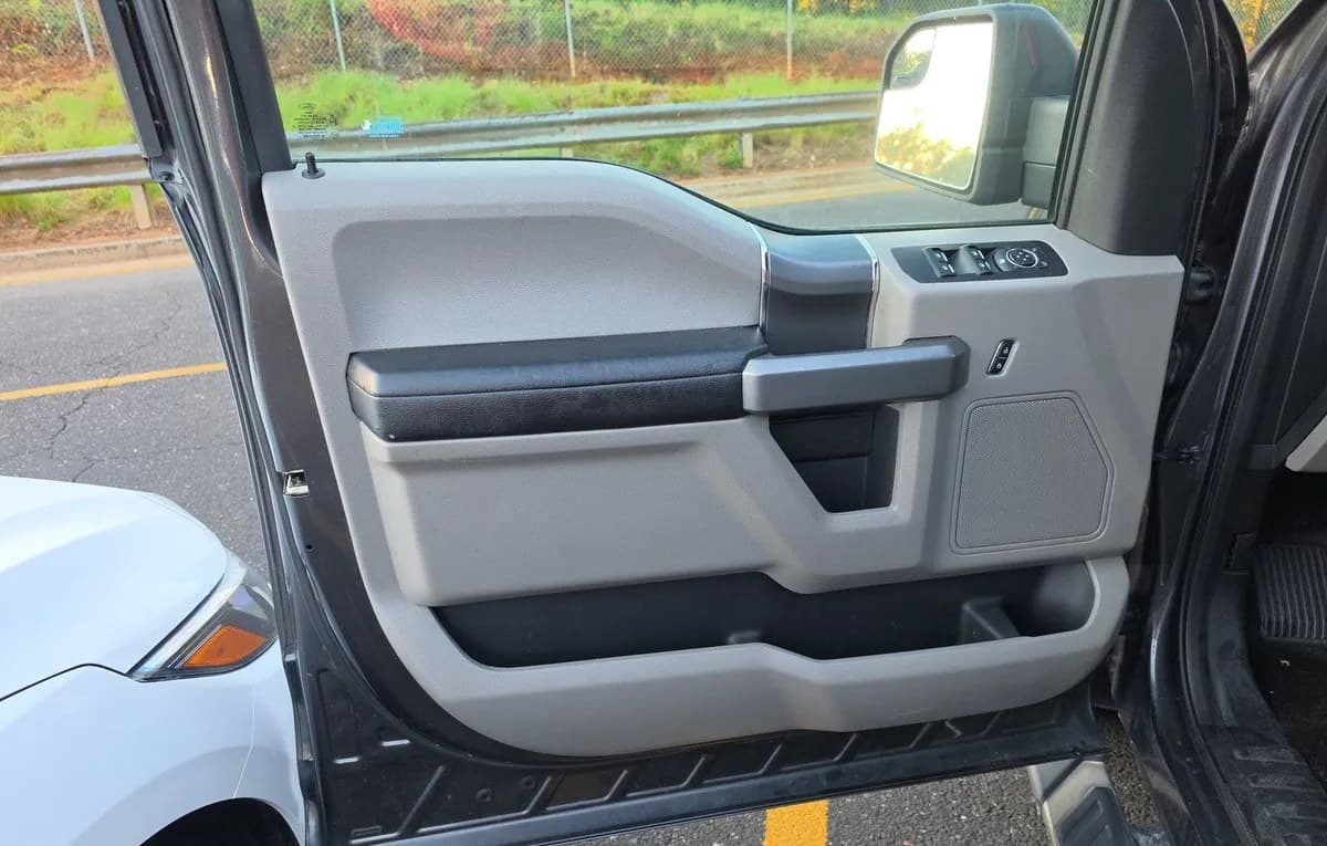 2017 FORD F-150 XLT CREW CAB SHORT BED 6