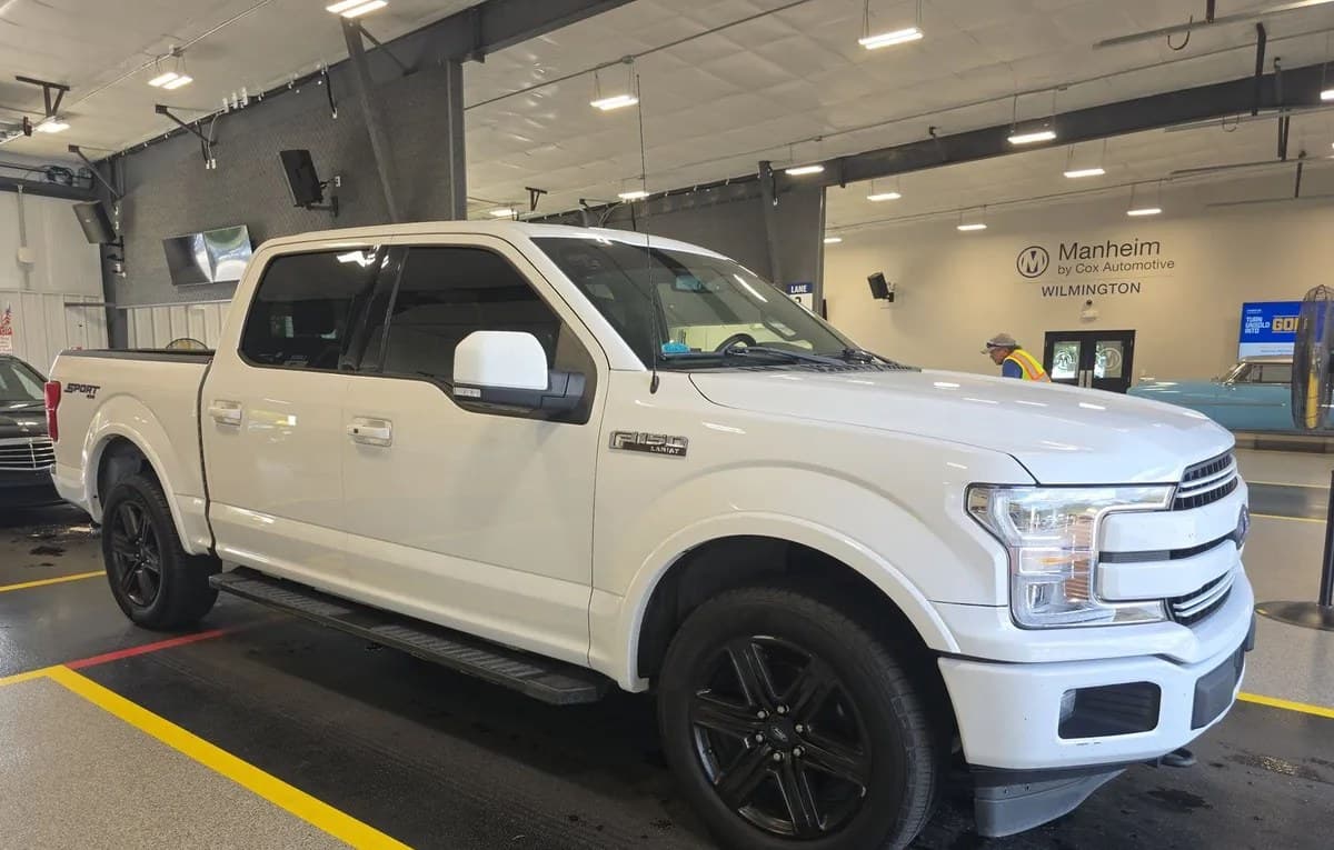 2019 FORD F-150 LARIAT CREW CAB SHORT BED 4