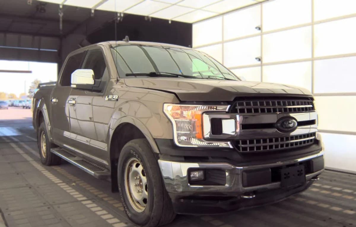 2020 FORD F-150 LARIAT CREW CAB SHORT BED 4