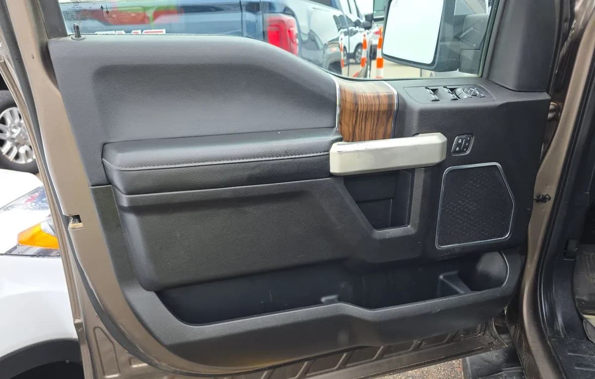 2020 FORD F-150 LARIAT CREW CAB SHORT BED 6