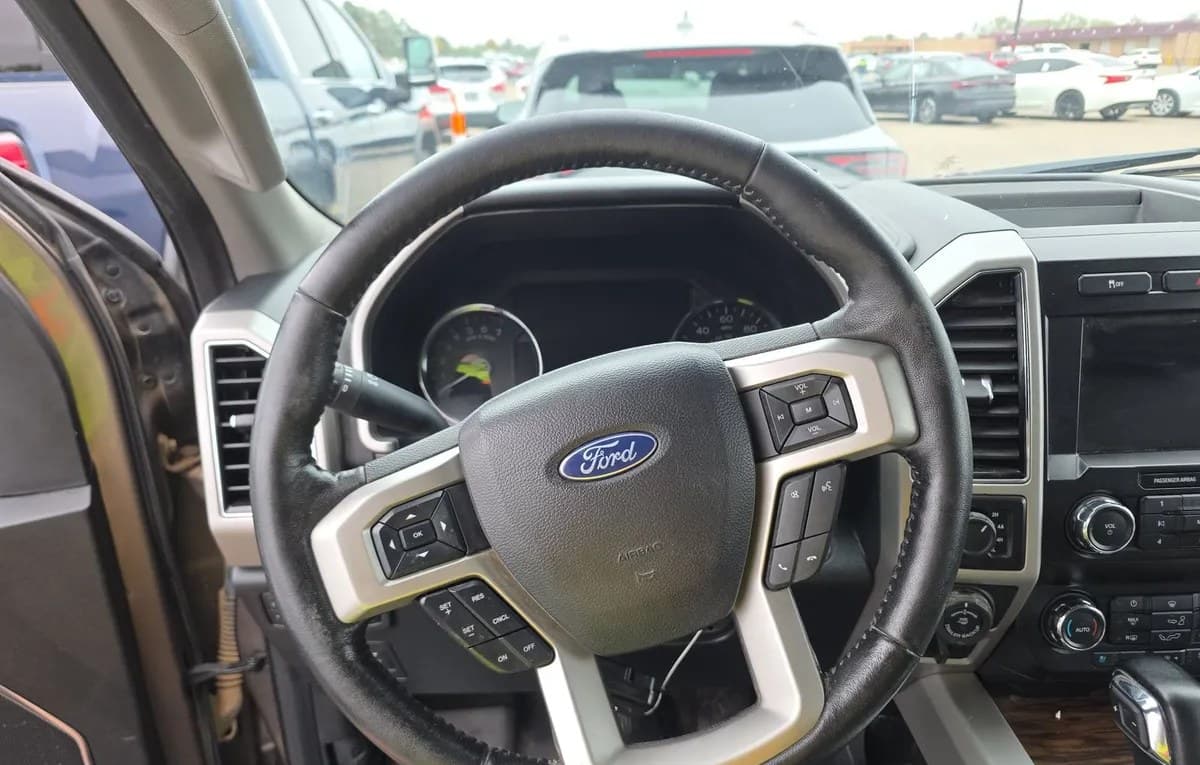 2020 FORD F-150 LARIAT CREW CAB SHORT BED 7