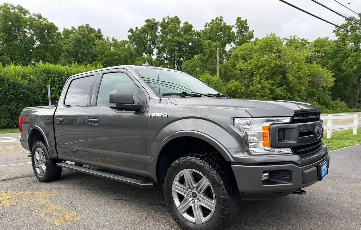 2018 FORD F-150 XLT CREW CAB SHORT BED 2