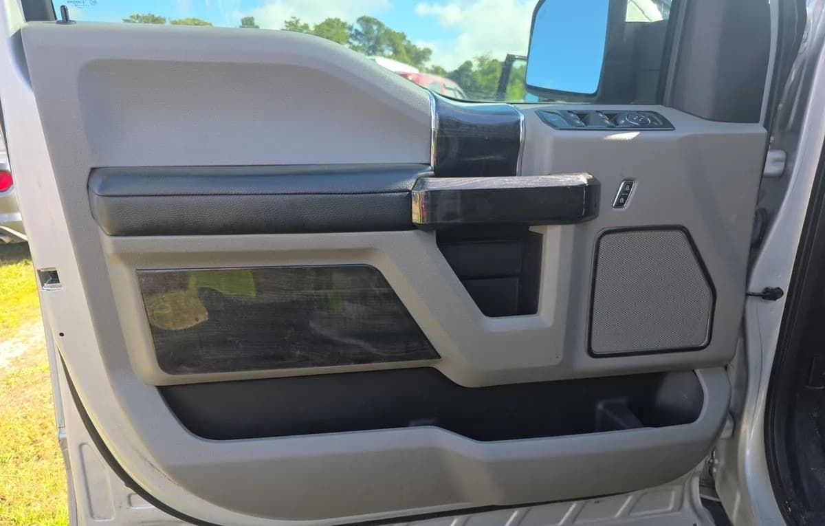 2018 FORD F-150 XLT CREW CAB SHORT BED 6
