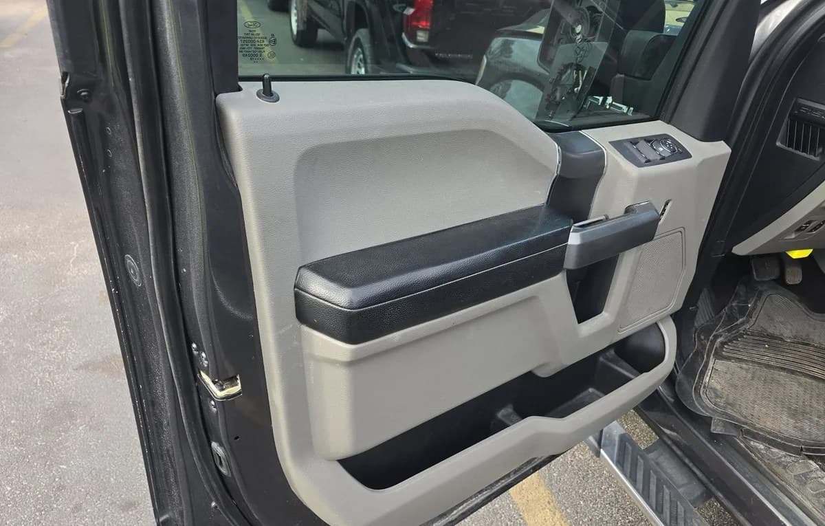 2018 FORD F-150 XLT CREW CAB SHORT BED 6