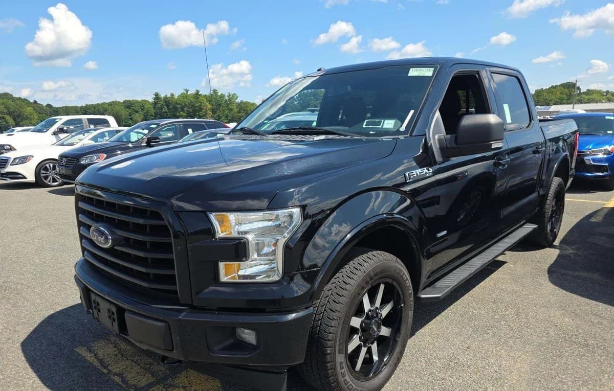 2017 FORD F-150 XLT CREW CAB SHORT BED 2