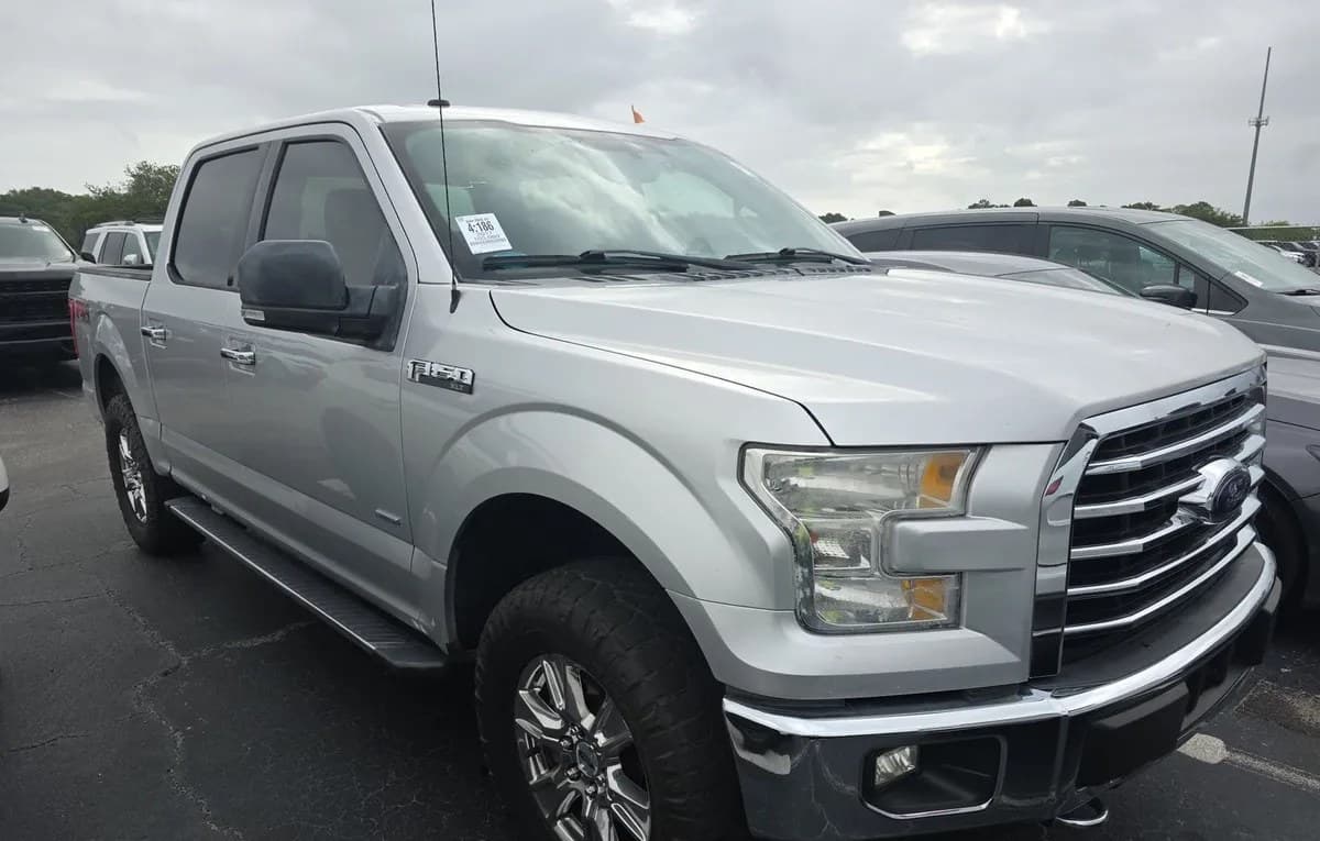 2017 FORD F-150 XLT CREW CAB SHORT BED 4