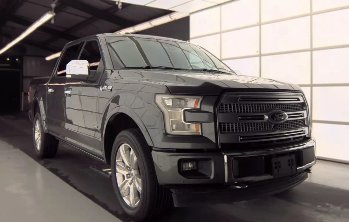 2017 FORD F-150 PLATINUM CREW CAB SHORT BED 4
