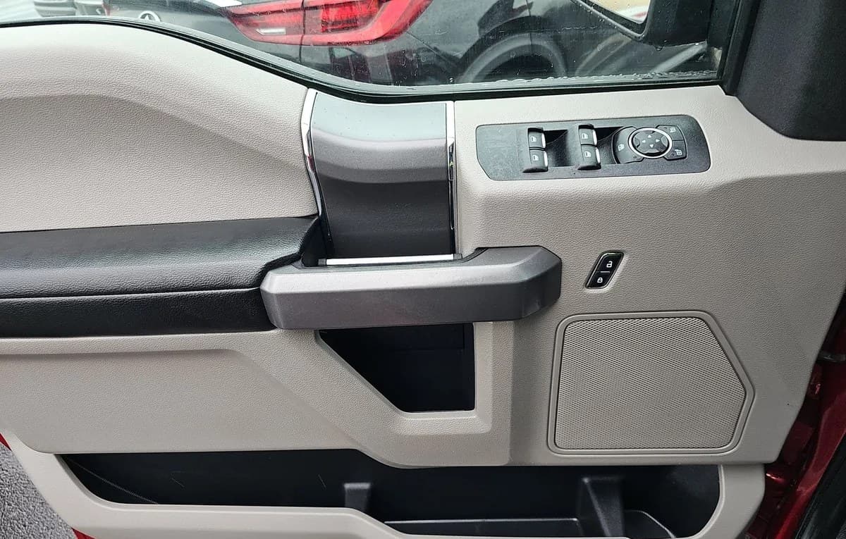 2017 FORD F-150 XLT CREW CAB SHORT BED 6