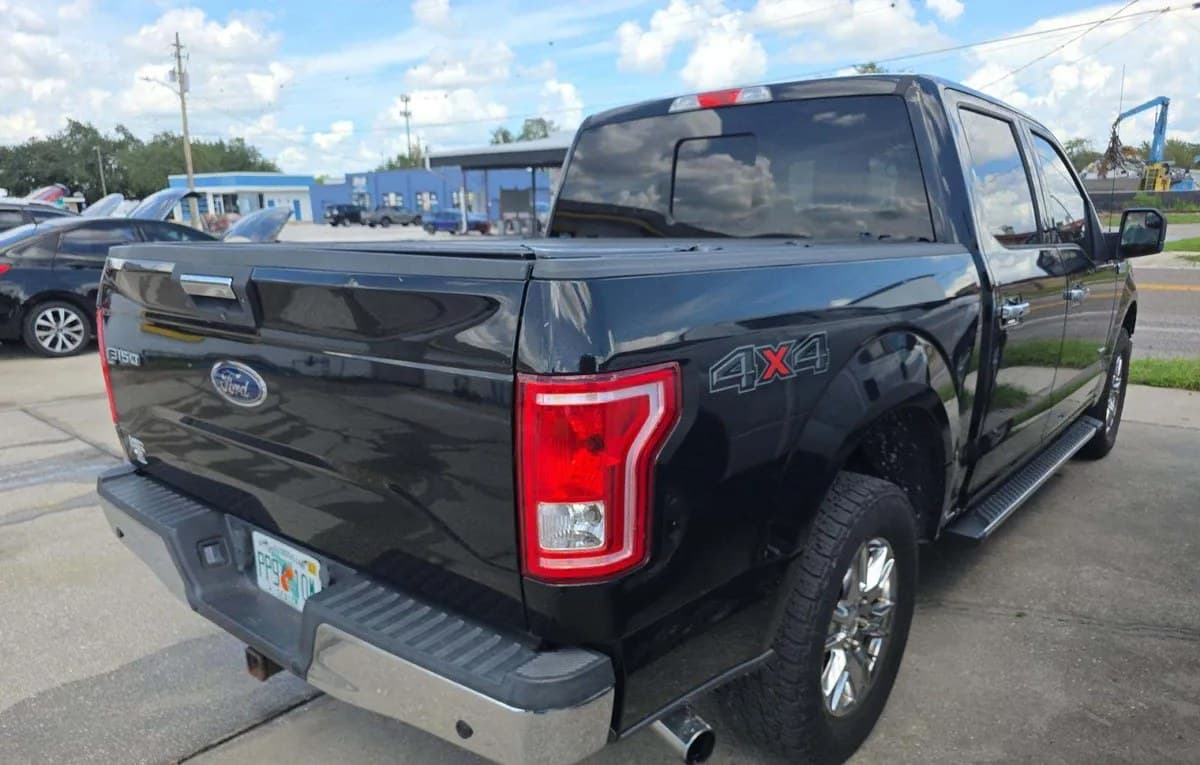 2017 FORD F-150 XLT CREW CAB SHORT BED 4