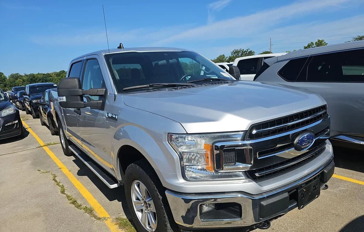 2019 FORD F-150 XLT CREW CAB SHORT BED 4