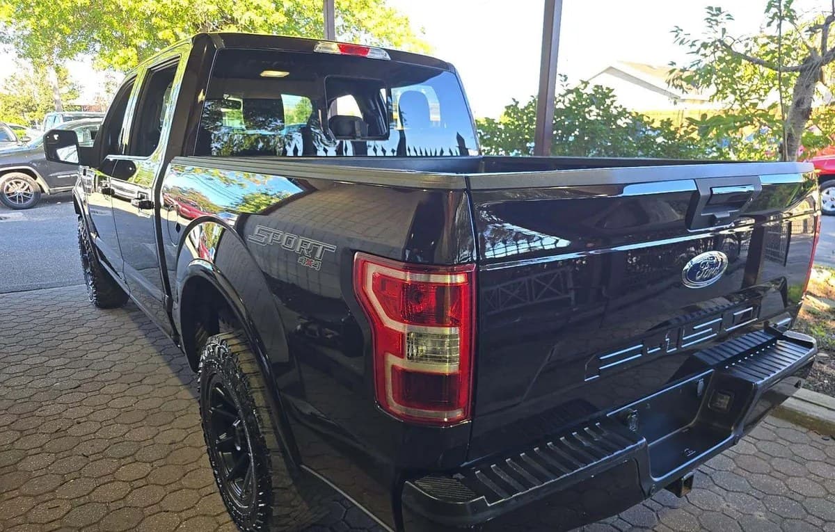 2018 FORD F-150 XLT CREW CAB SHORT BED 3