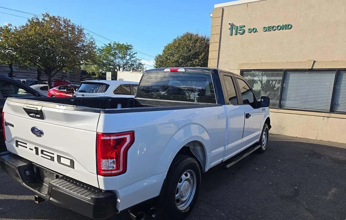 2017 FORD F-150 XL EXTENDED CAB MEDIUM BED W/REAR DOORS 4
