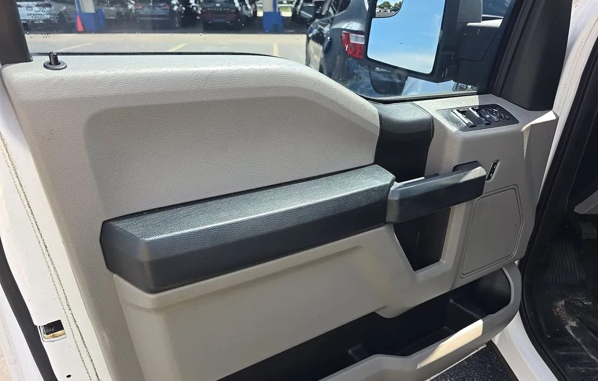 2017 FORD F-150 XL EXTENDED CAB MEDIUM BED W/REAR DOORS 6