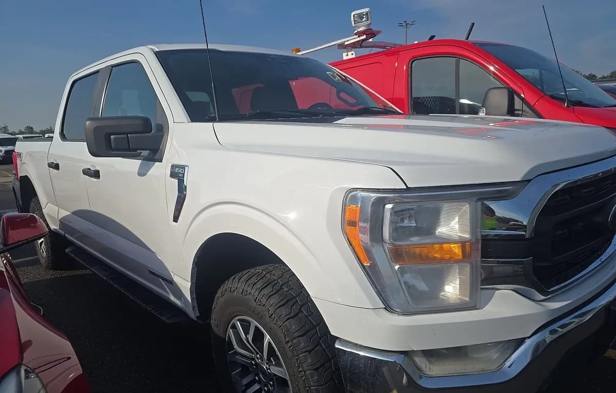 2021 FORD F-150 XLT CREW CAB MEDIUM BED 4
