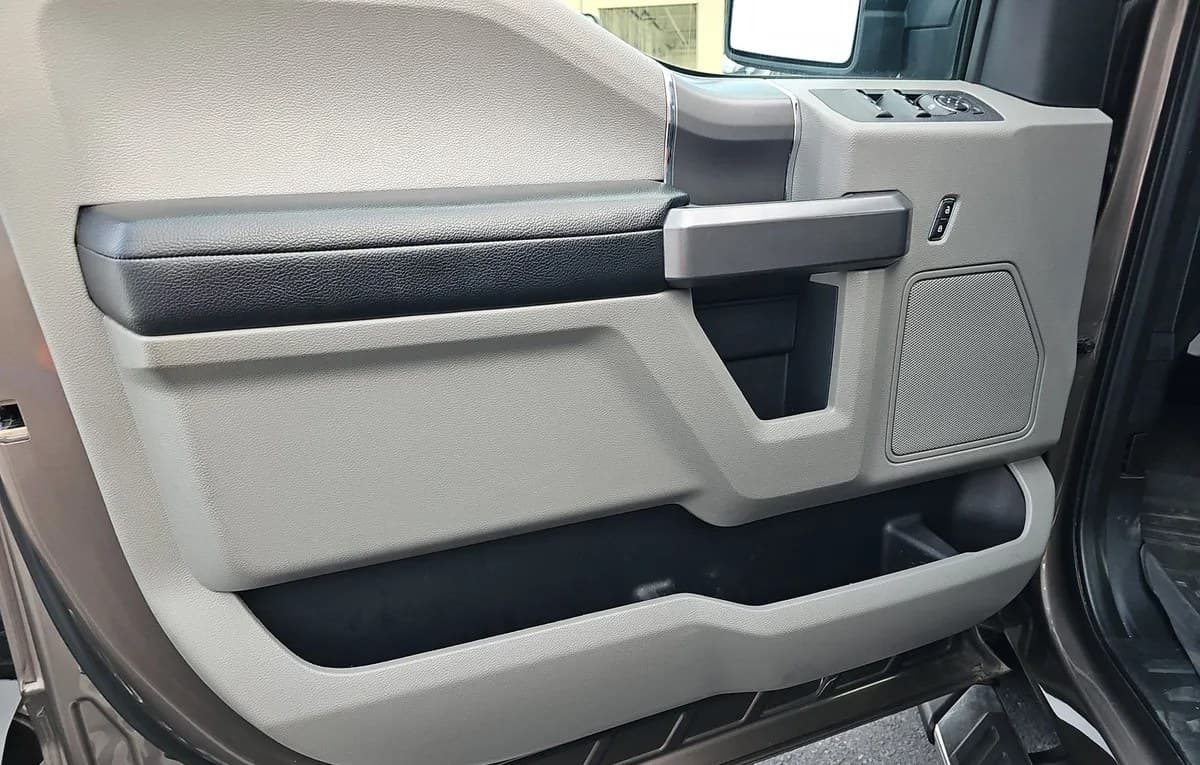 2019 FORD F-150 XLT CREW CAB MEDIUM BED 6