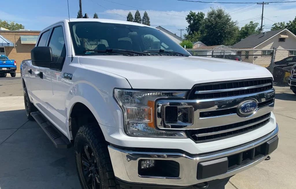 2019 FORD F-150 XLT CREW CAB MEDIUM BED 1