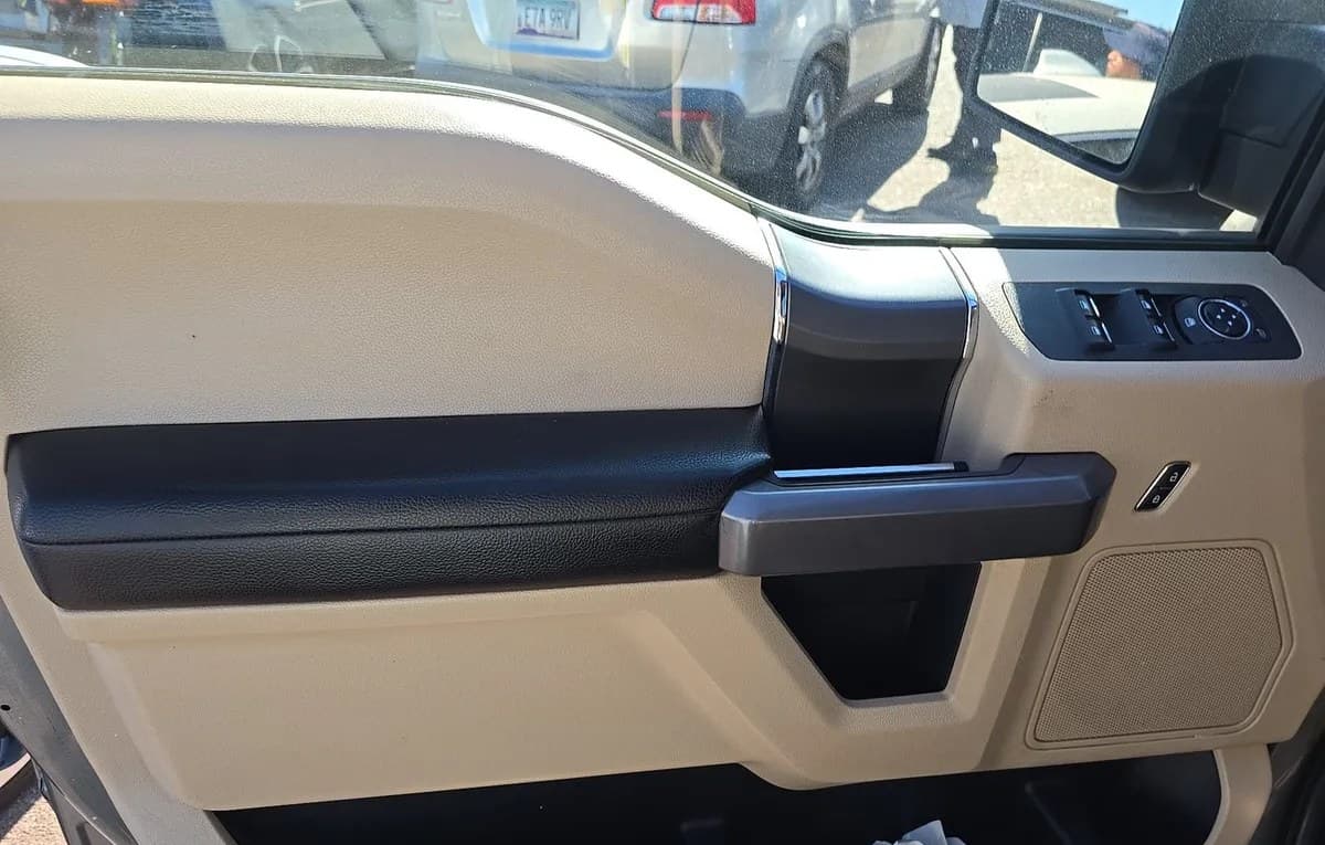 2019 FORD F-150 XLT CREW CAB MEDIUM BED 6