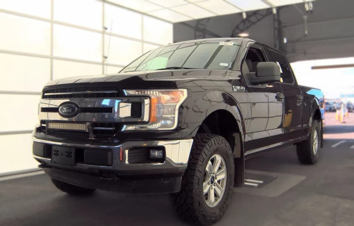2018 FORD F-150 XLT CREW CAB MEDIUM BED 2