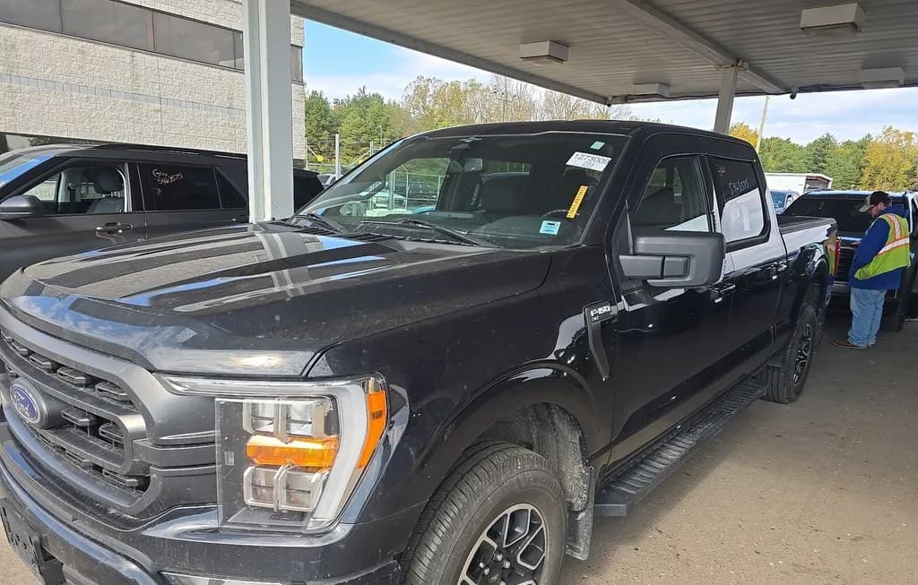 2023 FORD F-150 XLT CREW CAB MEDIUM BED