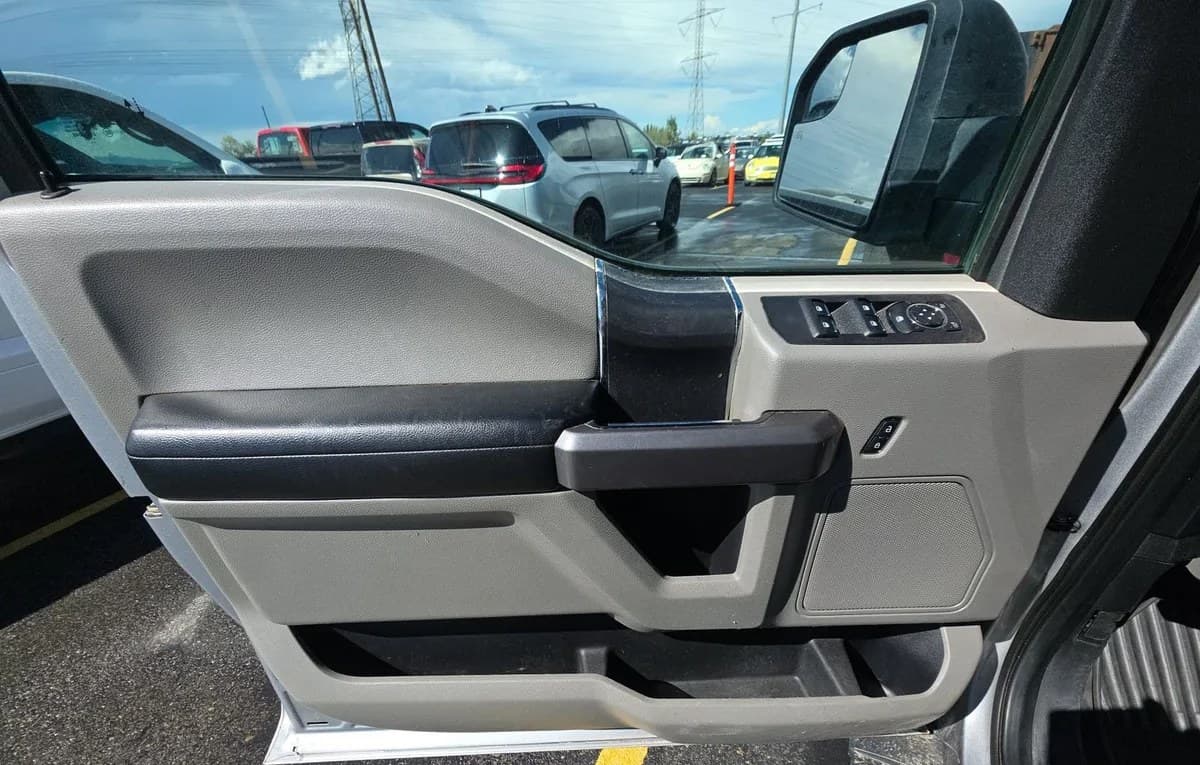 2020 FORD F-150 XLT CREW CAB MEDIUM BED 6