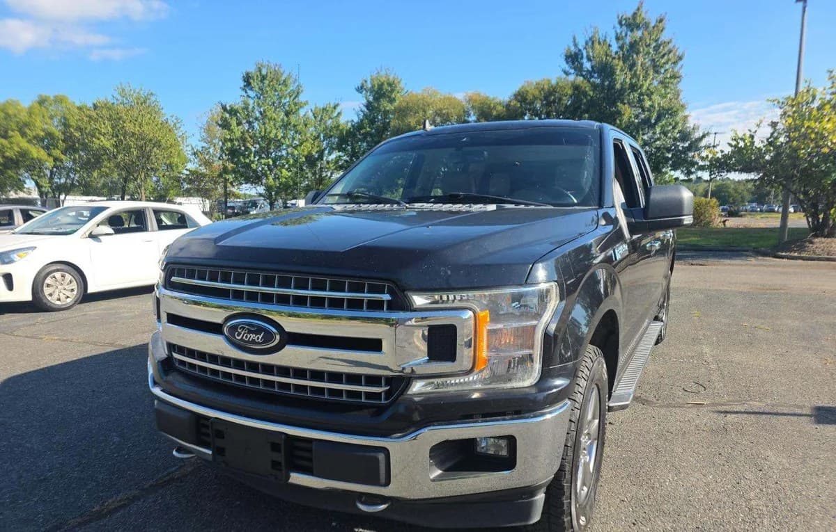 2019 FORD F-150 XLT CREW CAB MEDIUM BED 2