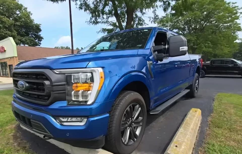 2023 FORD F-150 XLT CREW CAB MEDIUM BED