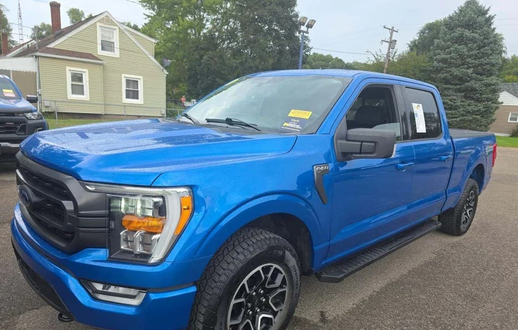 2021 FORD F-150 XLT CREW CAB MEDIUM BED