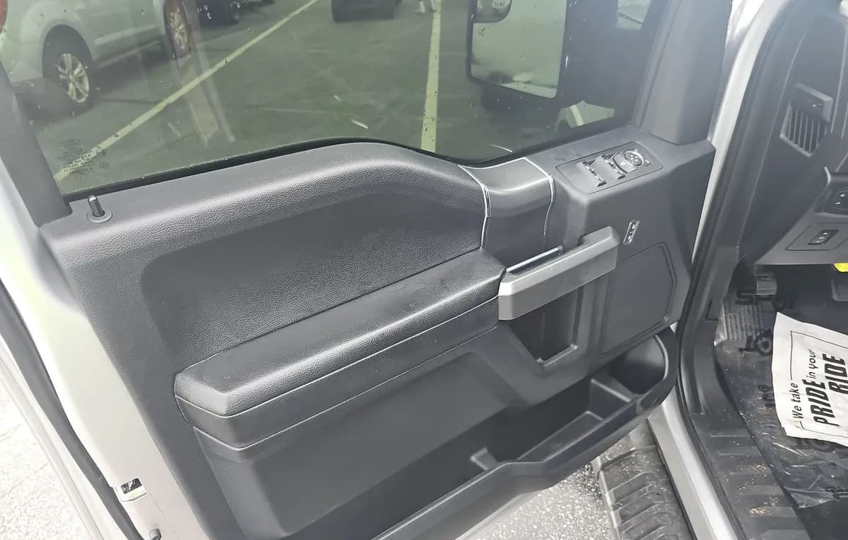 2017 FORD F-150 XLT CREW CAB MEDIUM BED 6