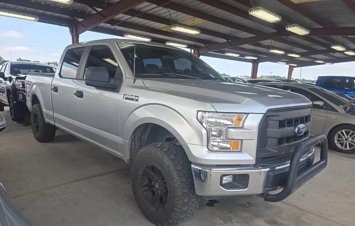 2017 FORD F-150 XL CREW CAB MEDIUM BED 4