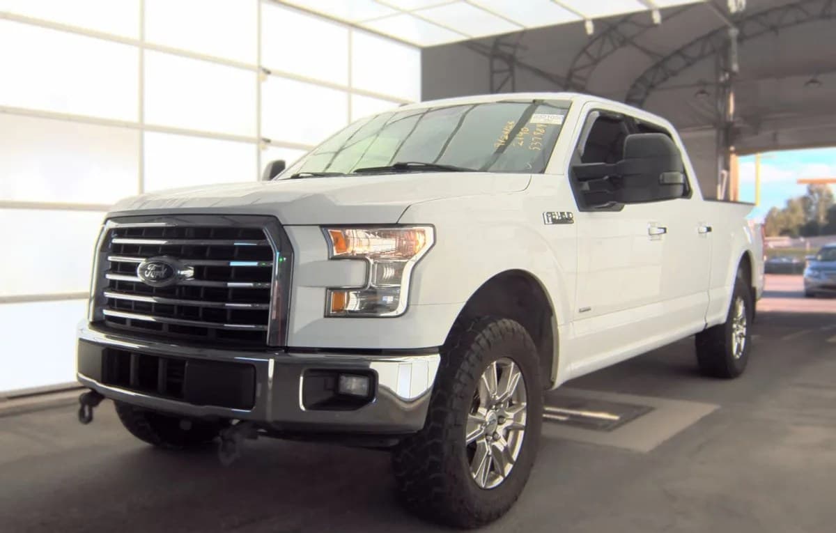 2017 FORD F-150 XLT CREW CAB MEDIUM BED 2