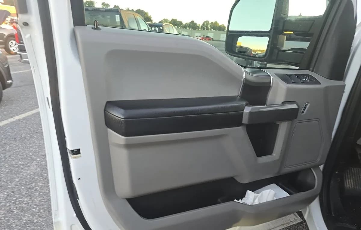 2017 FORD F-150 XLT CREW CAB MEDIUM BED 6