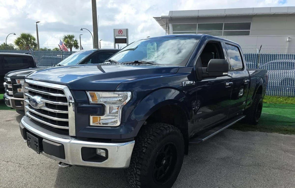 2017 FORD F-150 XLT CREW CAB MEDIUM BED 2