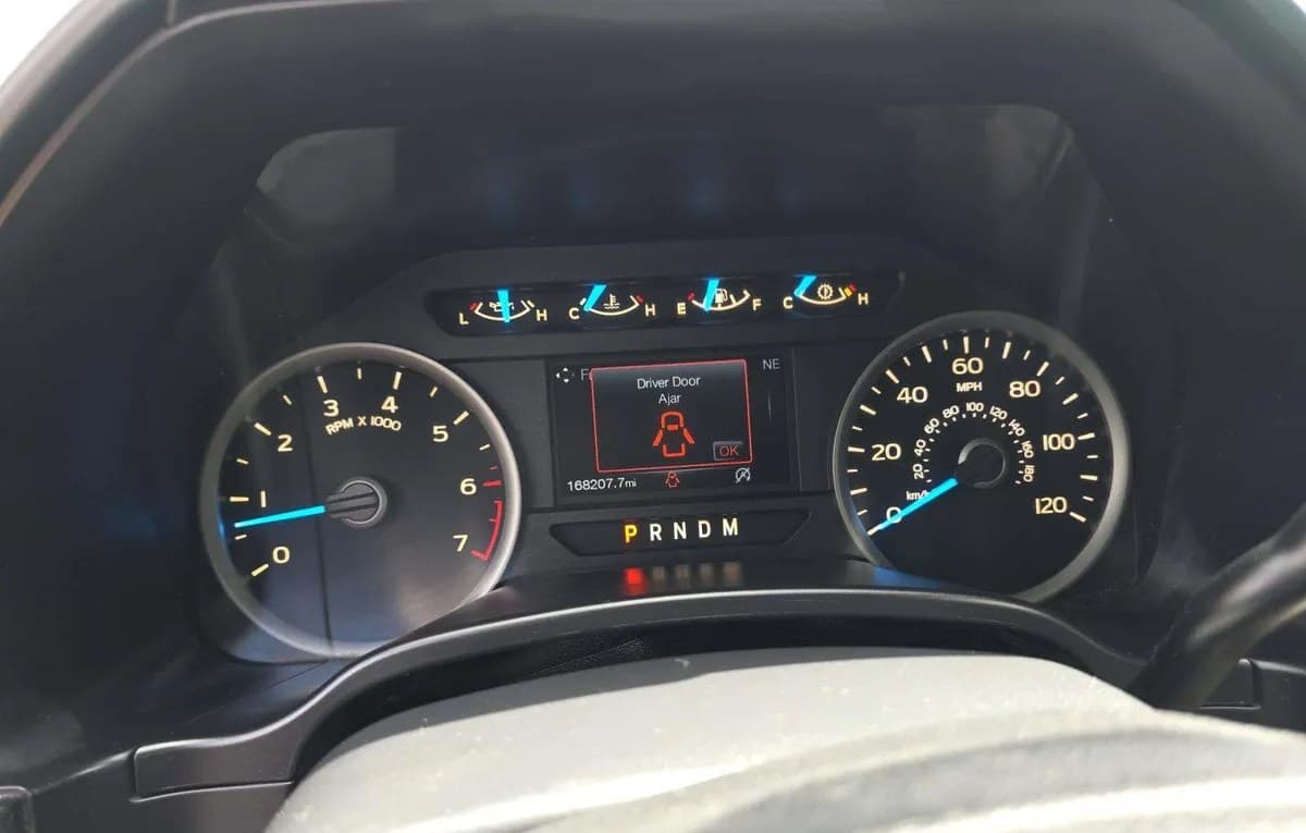 2017 FORD F-150 XLT CREW CAB MEDIUM BED 6