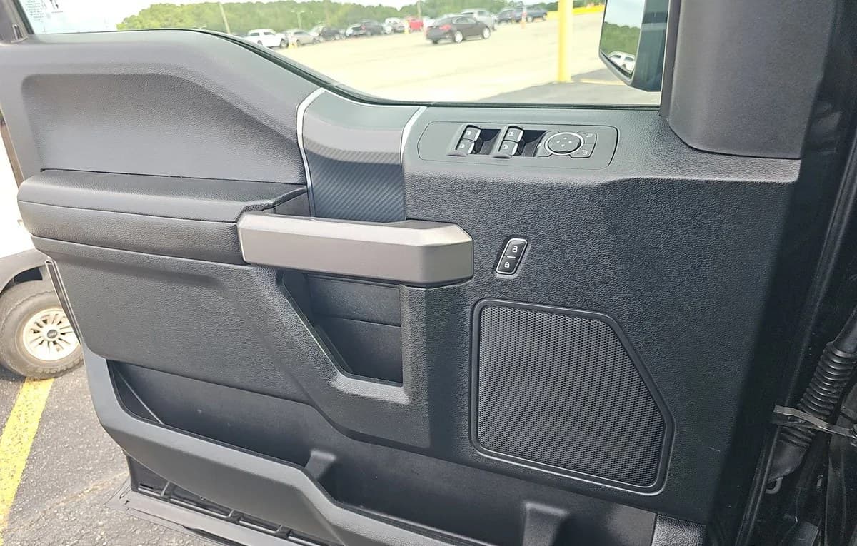 2019 FORD F-150 XLT EXTENDED CAB MEDIUM BED W/REAR DOORS 6