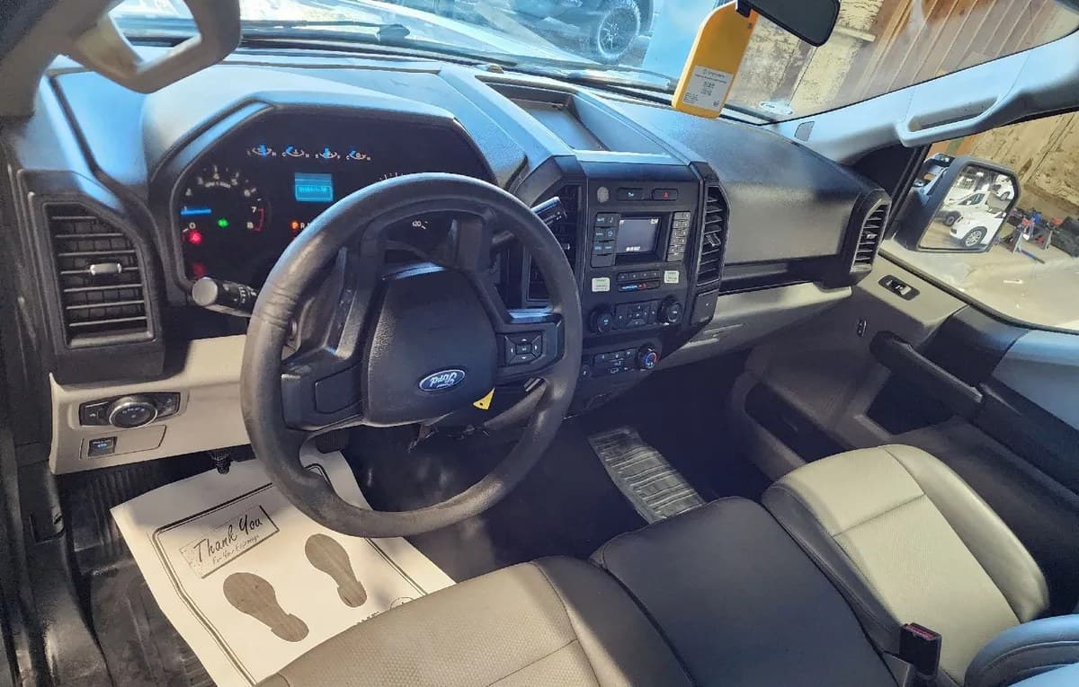 2017 FORD F-150 XL REGULAR CAB LONG BED 4