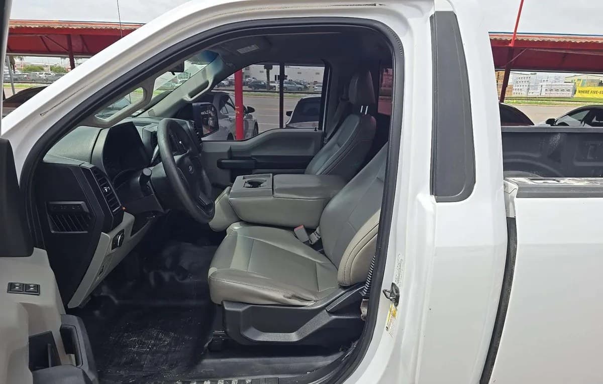 2017 FORD F-150 XL REGULAR CAB MEDIUM BED 4