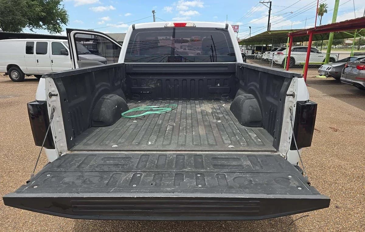 2017 FORD F-150 XL REGULAR CAB MEDIUM BED 7