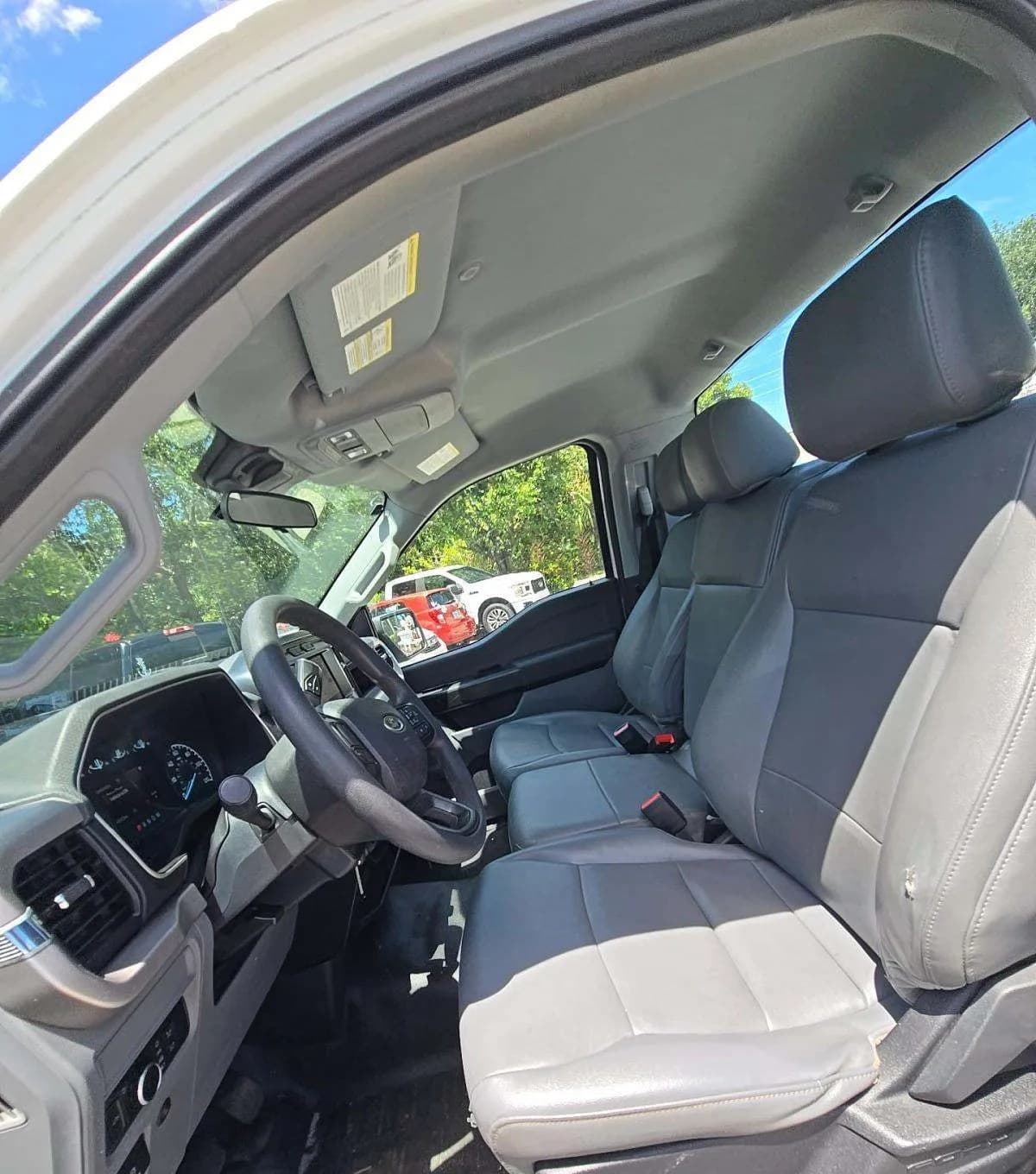 2022 FORD F-150 XL REGULAR CAB MEDIUM BED 4