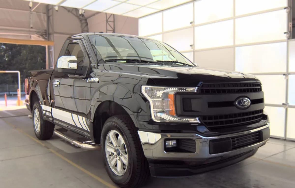 2018 FORD F-150 XL REGULAR CAB MEDIUM BED 4