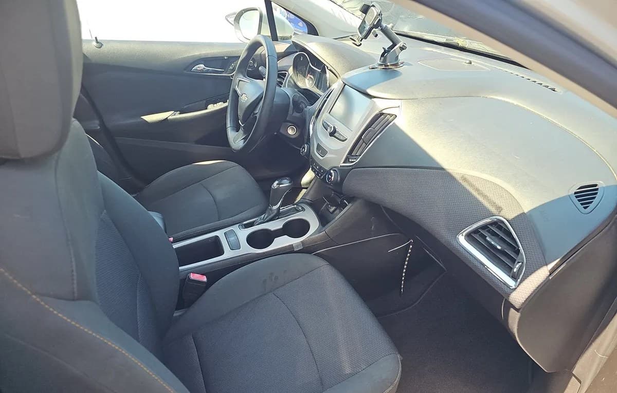 2017 CHEVROLET CRUZE LS 4