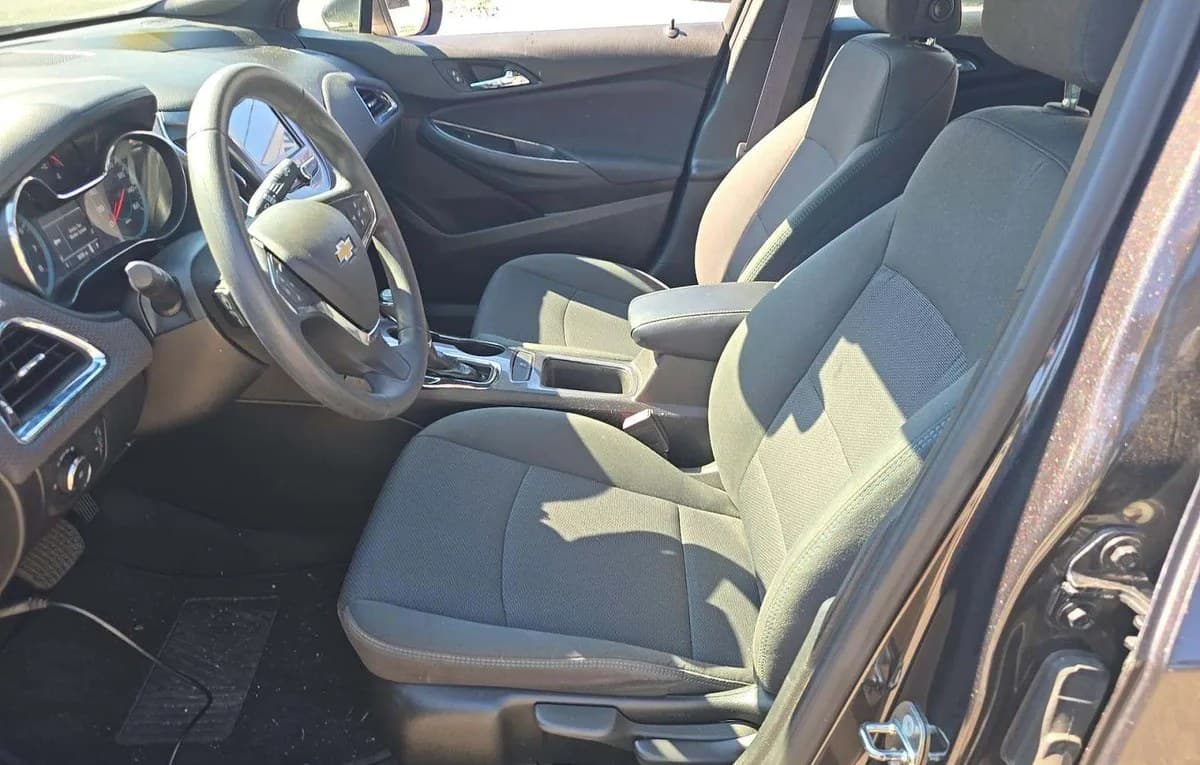 2017 CHEVROLET CRUZE LT 4