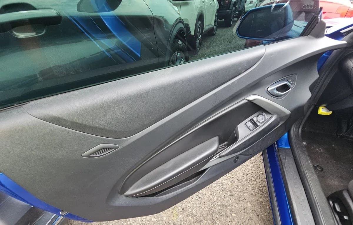 2017 CHEVROLET CAMARO 1LT 6