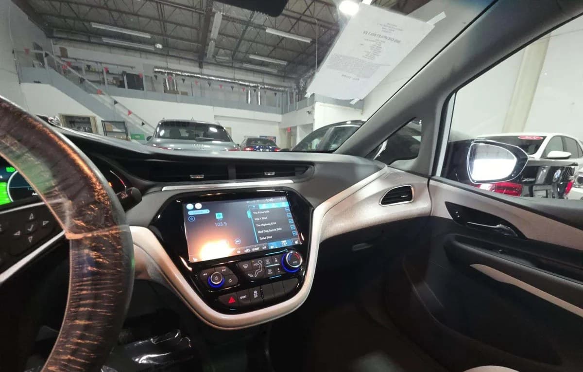 2020 CHEVROLET BOLT EV LT 7