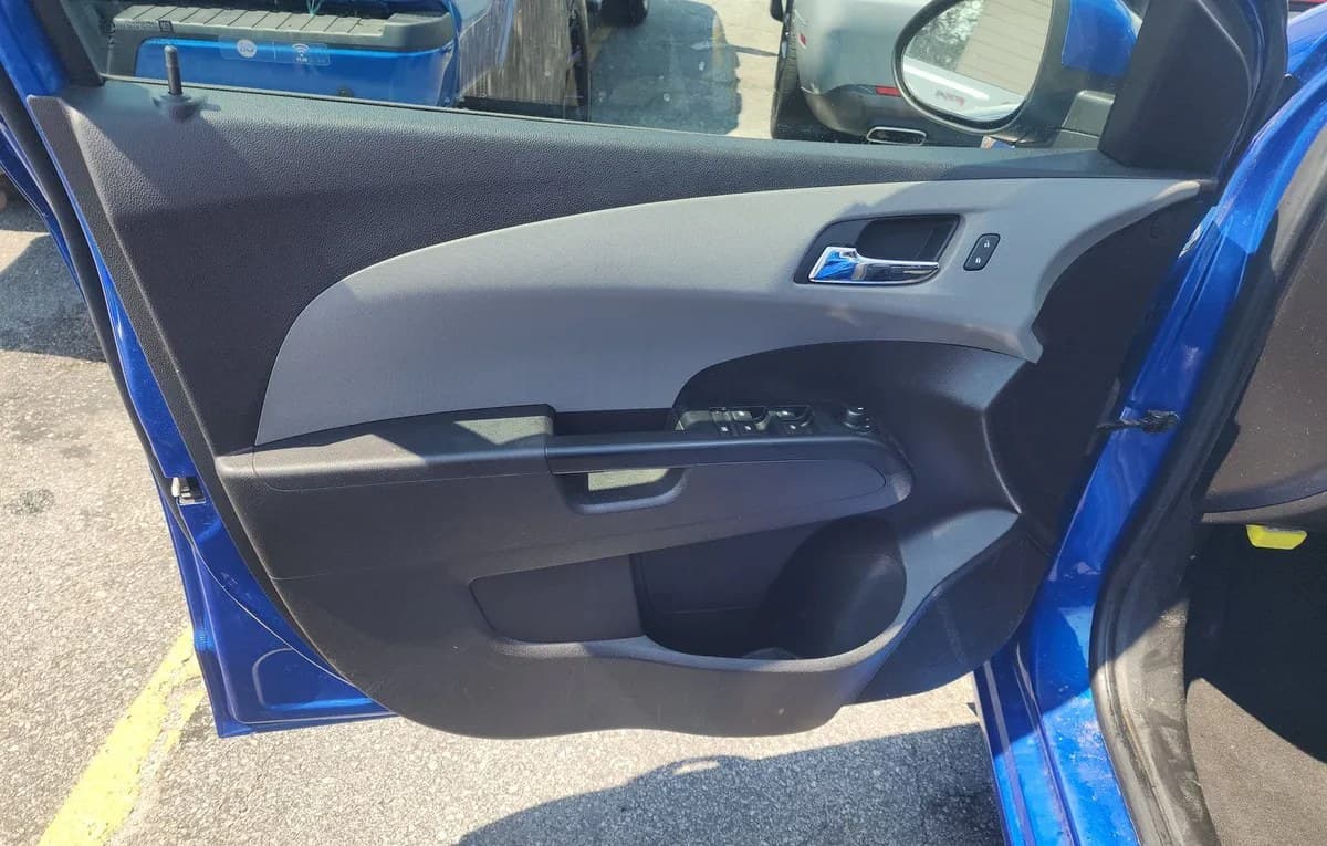 2020 CHEVROLET SONIC LT 6