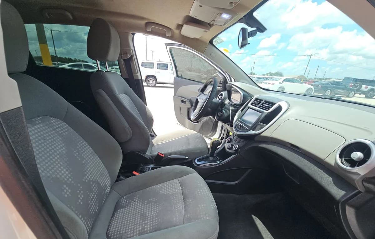 2017 CHEVROLET SONIC LT 4