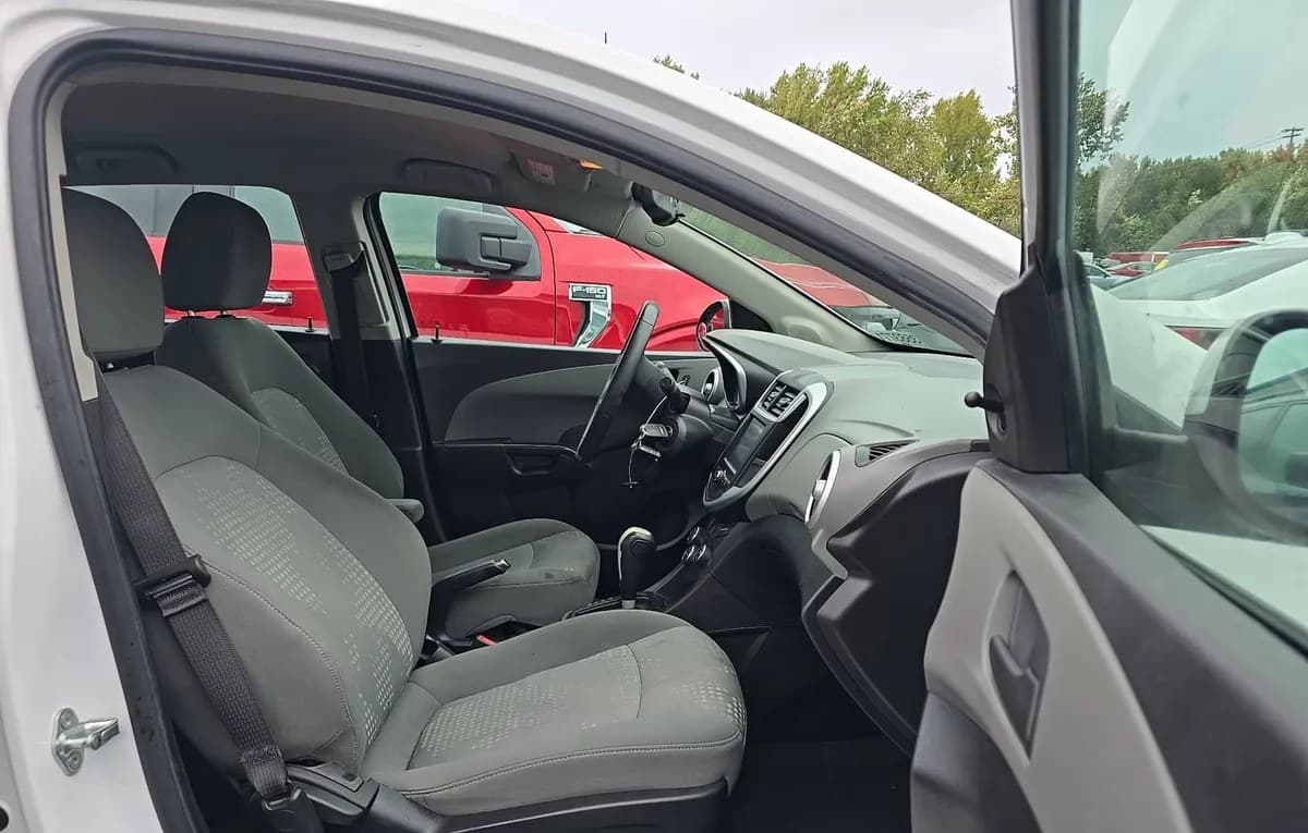 2017 CHEVROLET SONIC LT 4