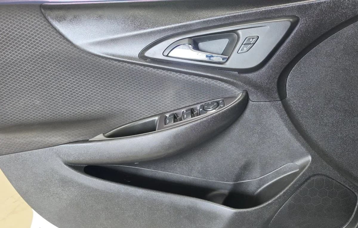 2019 CHEVROLET MALIBU LS 6