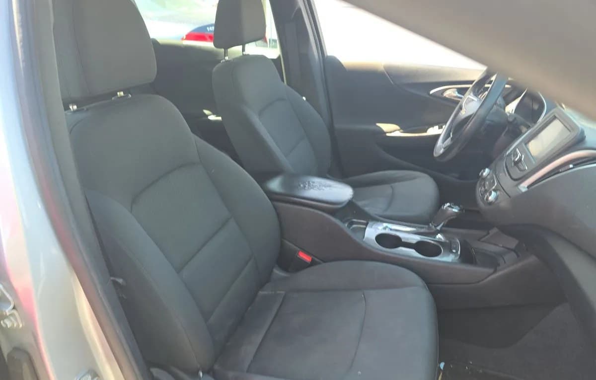 2017 CHEVROLET MALIBU LS 4