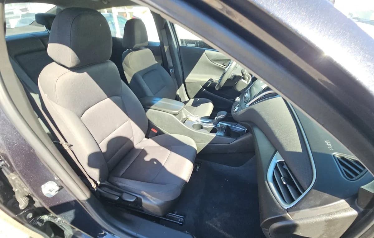 2023 CHEVROLET MALIBU LT 5