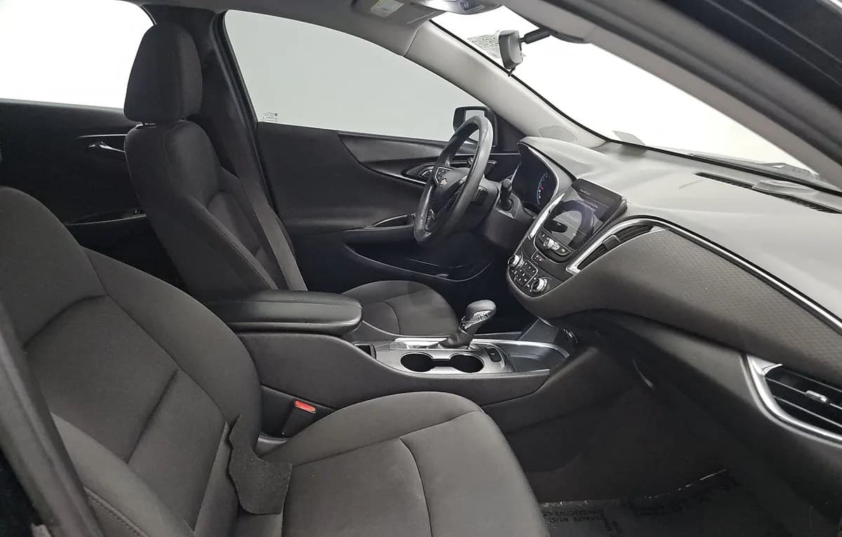 2021 CHEVROLET MALIBU LT 4